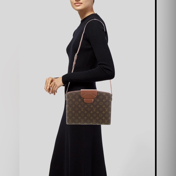 Louis Vuitton Monogram Courcelle Bag - Picture 3 of 15